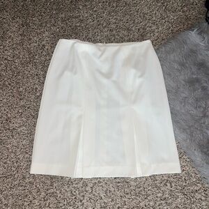 Who’s Tracy? By Tracy Evans White Pleated Skirt Women’s Size 14